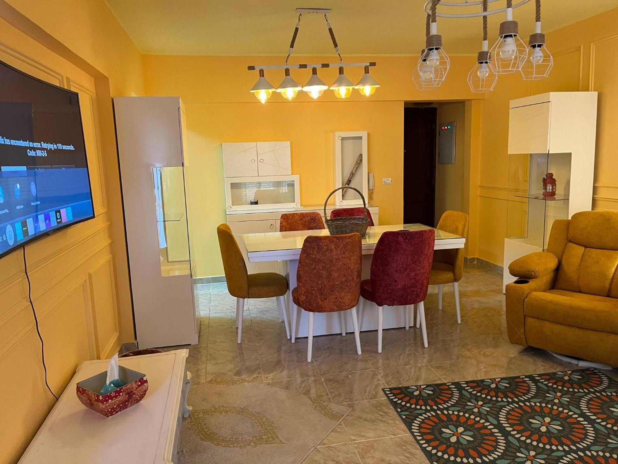 Modern Casual Apartment *